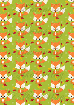 Róka őszi levelek között zöld alapon