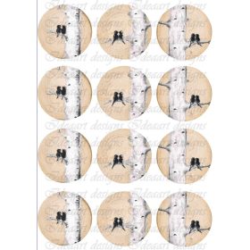 Festett kismadarak fa alapon