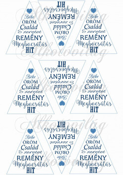 Feliratos háromszögek karácsonyfadíszhez – szívvel kékben