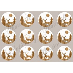 Téli táj Szarvassal, fenyőkkel fa korongokon