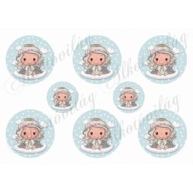 Szépséges angyalka halványkék körökön hóesésben