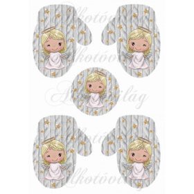   Szőke szépséges angyalka szürke kötött kesztyűkön nagyban