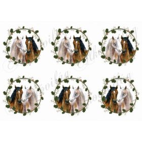 Lópár magyal koszorúban