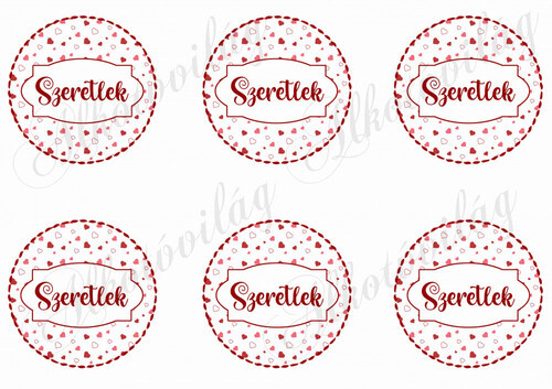 Szeretlek felirat aprócska szíves körökben