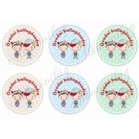   Óvodai ballagásodra szőke kisfiú barna kislány pöttyös körökön