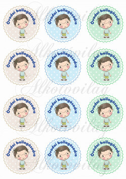 Óvodai ballagásodra pöttyös körök barna hajú kisfiúkkal KICSIBEN