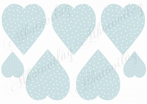 Fehér pöttyös szívek halványkék alapon