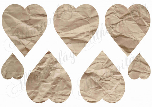 Szívek gyűrött papírból