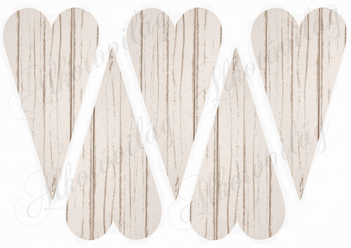 Fa struktúrájú hosszúkás szívek üresen