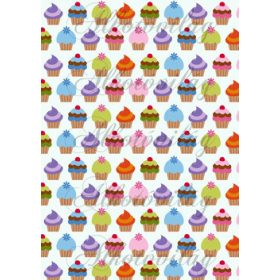 Színes muffinok fehér háttérrel