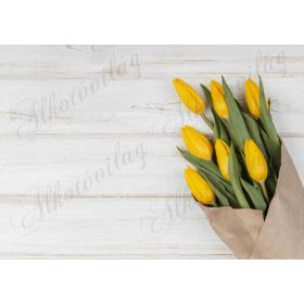   Fotóháttér sárga tulipáncsokorral fa struktúrás háttérrel termékfotózáshoz