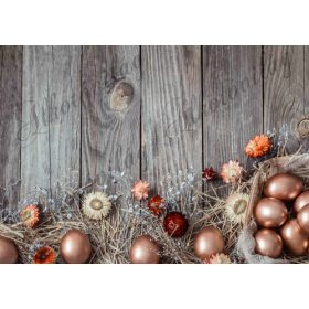   Húsvéti fotóháttér bronz tojásokkal, szalmavirággal fa deszkás háttéren termékfotózáshoz