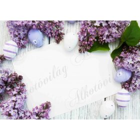   Húsvéti fotóháttér lila orgonák tojásokkal és papírlappal termékfotózáshoz