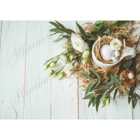   Húsvéti fotóháttér liziantusszal, bögrében tojással fa deszkás háttéren termékfotózáshoz