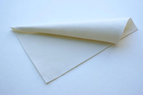 Közép puhaságú egyszínű filc anyag TÖRTFEHÉR - 20x30 cm