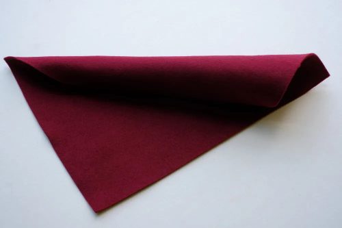 Közép puhaságú egyszínű filc anyag BORDÓ - 20x30 cm